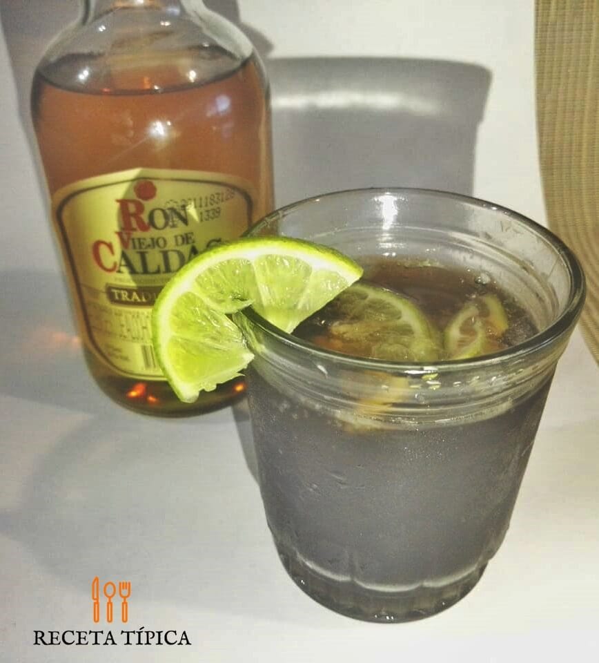 Cuba Libre Cocktail (Rum and Coke)