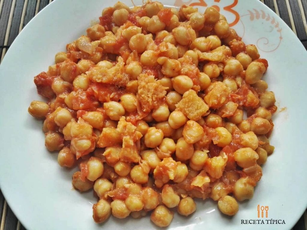 Chickpeas with tripe